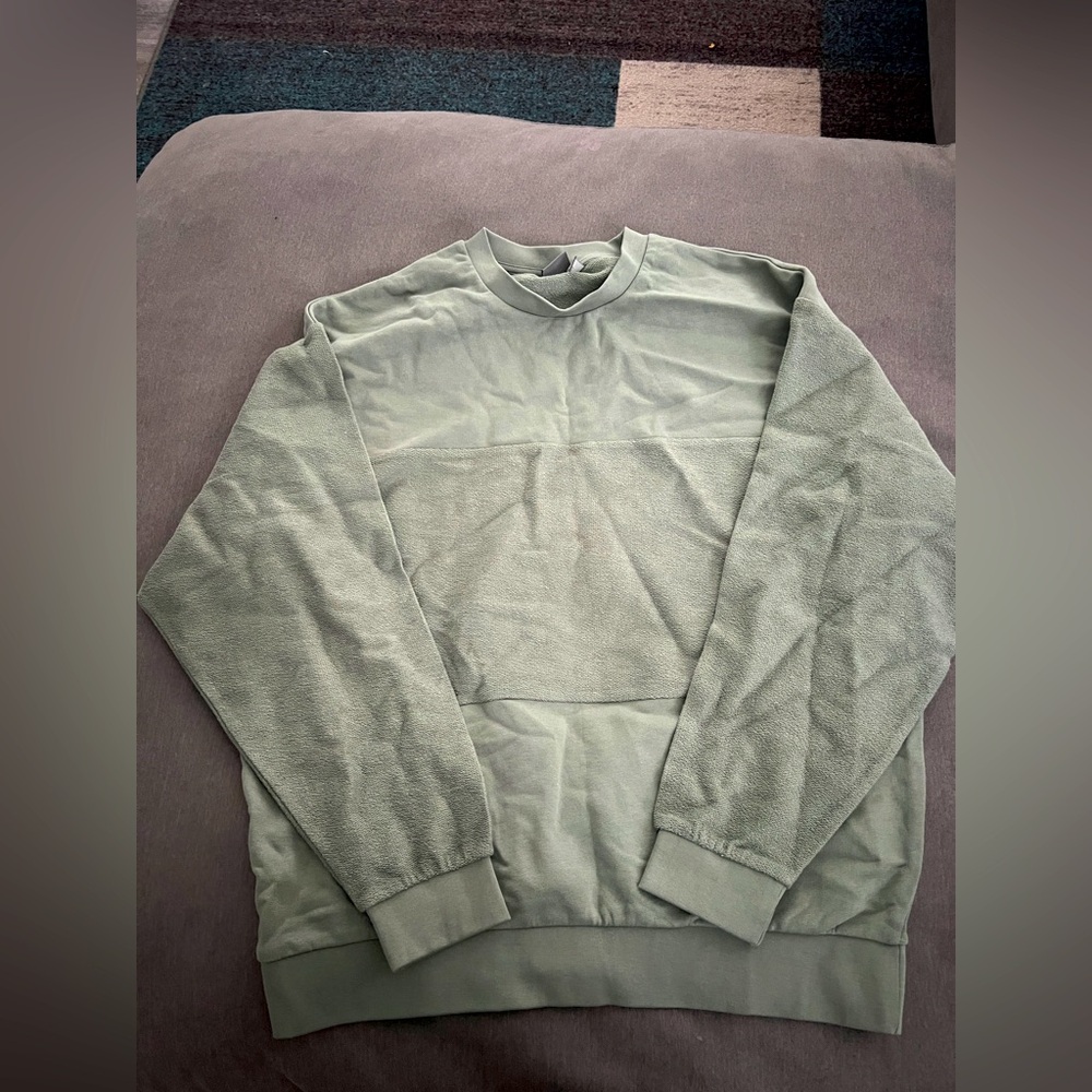 Sage Green Sweatshirt- Men’s size L Slim fit